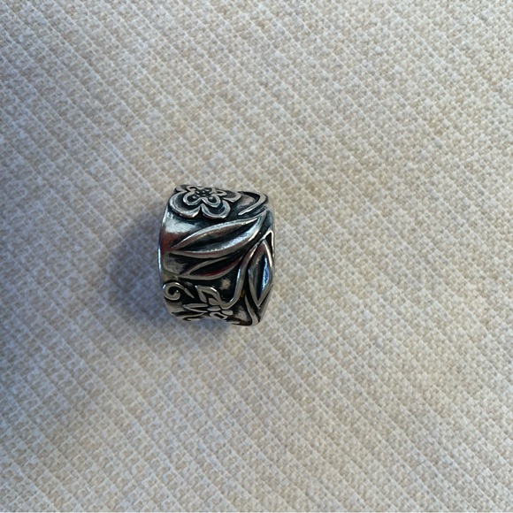 Sterling Silver Flower and Leaf ring - Picture 9 of 10